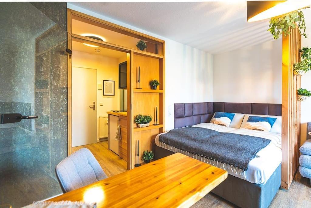 Golden Nugget Inkl Wlan, Parkplatz Apartment Detmold Exterior foto